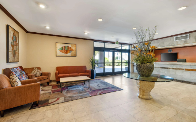 photo 2 of Best Western Los Angeles Worldport Hotel