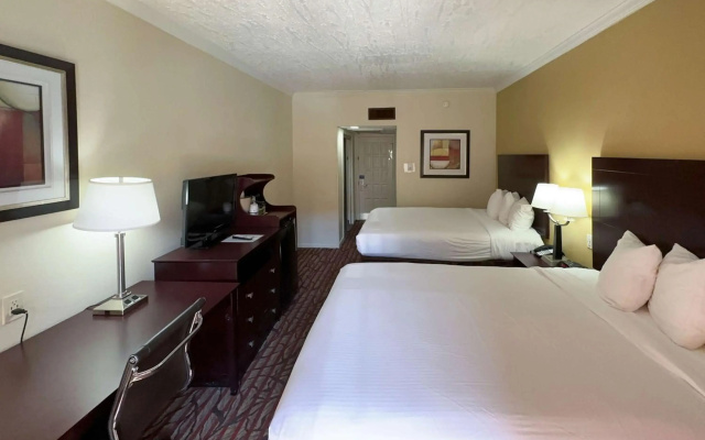 photo 4 of Motel 6 Dallas, TX – Downtown