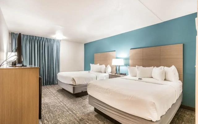 photo 3 of EverSpring Inn & Suites Marshall