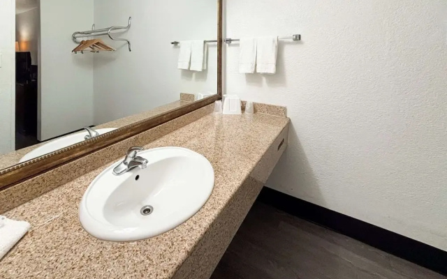 photo 5 of Motel 6 Mesa, AZ - Downtown