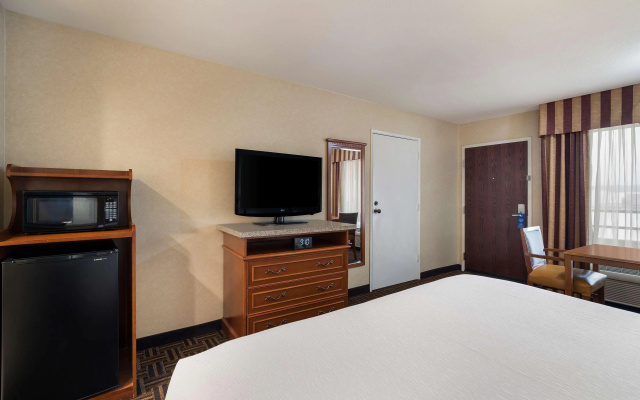 photo 2 of Best Western Norwalk Inn