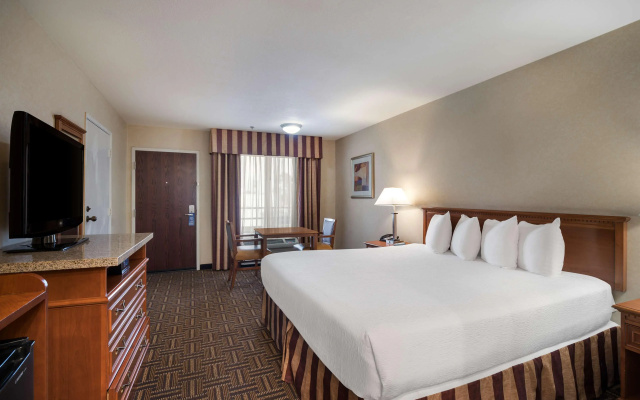 photo 5 of Best Western Norwalk Inn