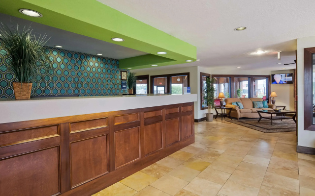 photo 2 of Best Western Norwalk