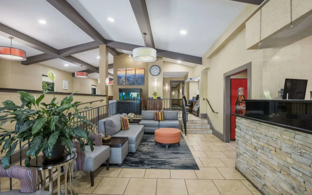 photo 2 of Best Western Asheville Blue Ridge Parkway