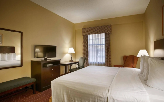 photo 5 of Old Colony Inn Alexandria