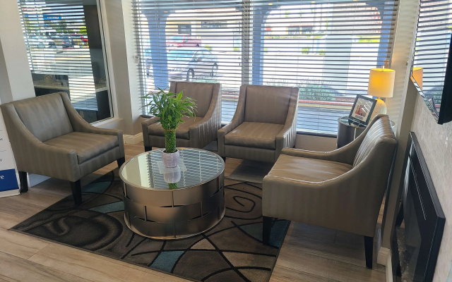 photo 2 of Best Western Orange Plaza