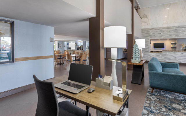 photo 4 of Best Western Palm Beach Lakes