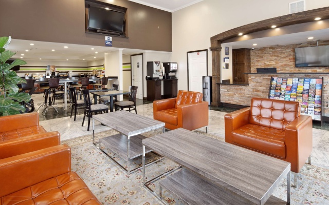 photo 2 of Best Western Pasadena Royale Inn & Suites