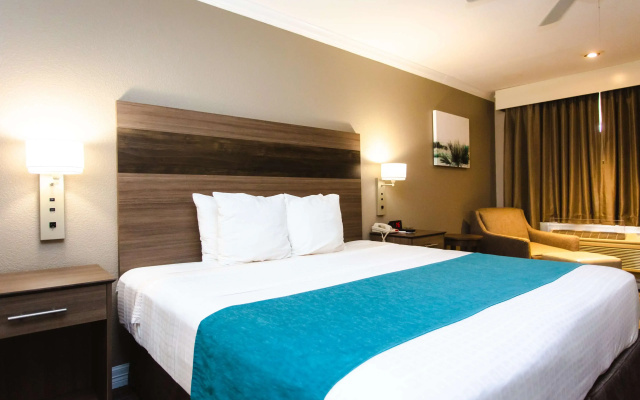 photo 3 of Best Western Pearland Inn