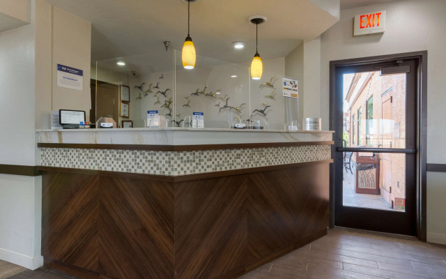 photo 2 of Best Western Phoenix Goodyear Inn