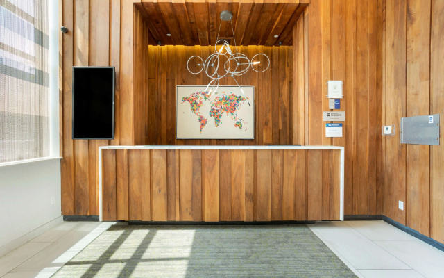 photo 2 of Best Western Plus Plaza Hotel