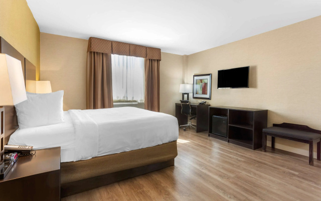 photo 4 of Best Western Plus Plaza Hotel