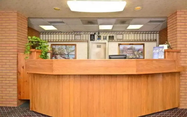 photo 2 of Best Western Plaza Inn