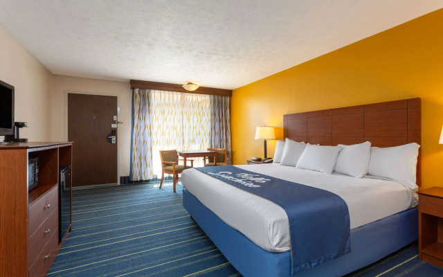 photo 5 of Days Inn by Wyndham Breezewood