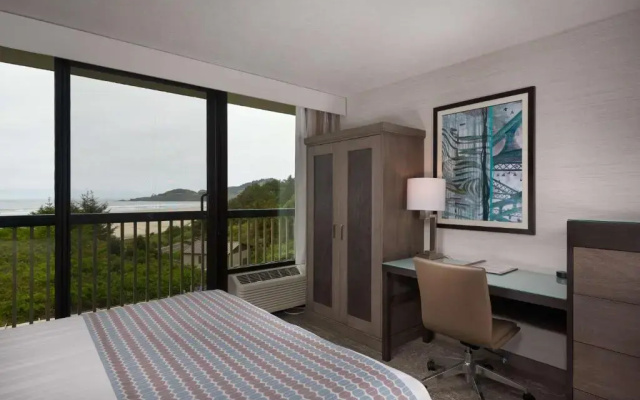 photo 4 of Best Western Plus Agate Beach Inn