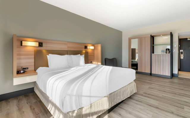 photo 3 of Best Western Plus Atlanta Airport-East
