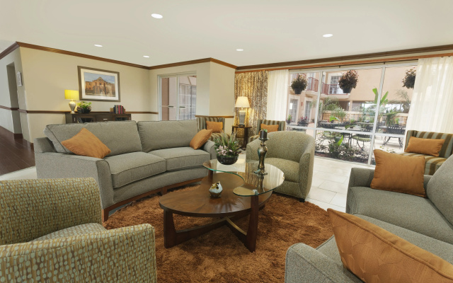 photo 2 of Best Western Plus Atrium Inn