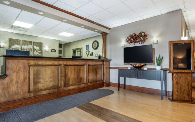 photo 2 of Best Western Plus Bridgeport Inn