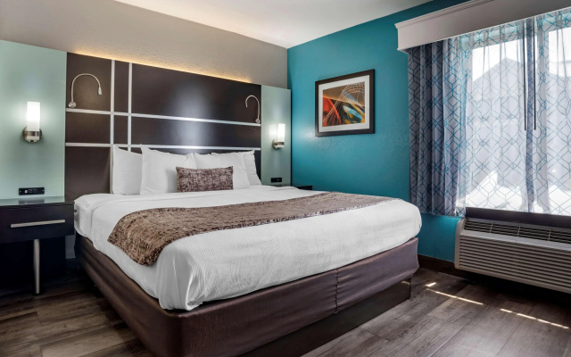 photo 3 of Best Western Carlton Suites