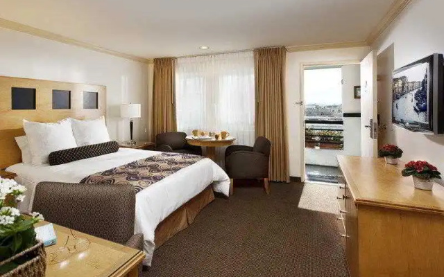 photo 5 of Carlyle Inn