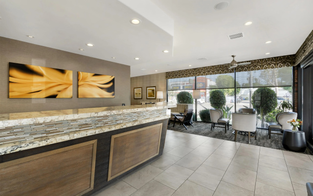 photo 2 of Best Western Plus Carriage Inn