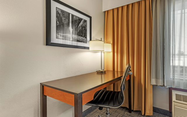 photo 3 of Best Western Cascade Inn & Suites