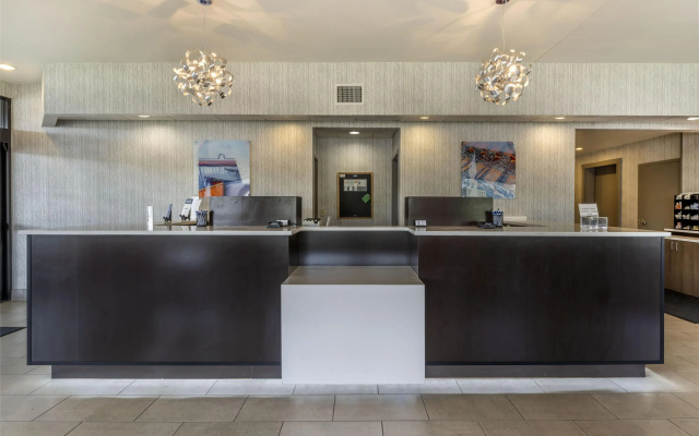 photo 2 of Best Western Plus Castlerock Inn & Suites