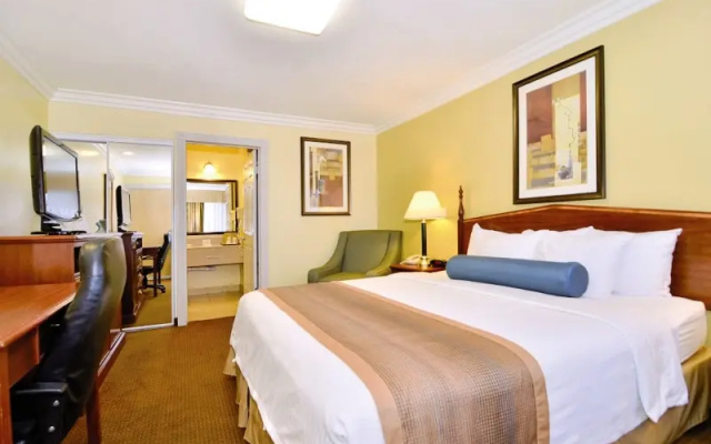 photo 3 of Best Western China Lake Inn