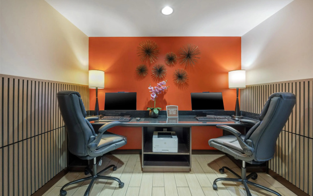 photo 3 of Best Western Plus College Park Hotel