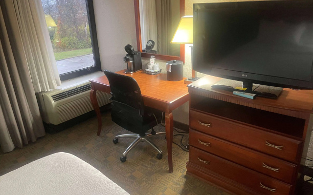 photo 3 of Days Inn by Wyndham Englewood Dayton Airport