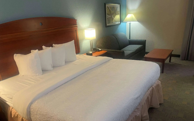 photo 4 of Days Inn by Wyndham Englewood Dayton Airport