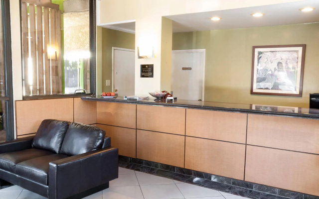 photo 2 of Best Western Plus Glendale