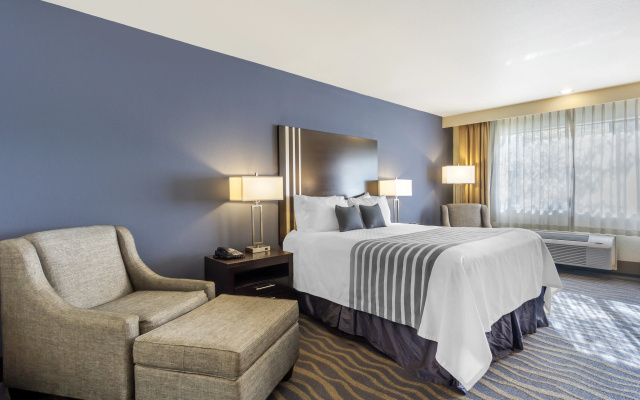 photo 5 of Best Western Plus Edmonds Harbor Inn