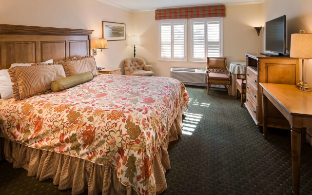 photo 2 of Elm House Inn