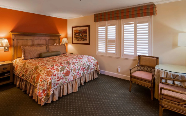 photo 3 of Elm House Inn