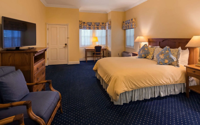 photo 4 of Elm House Inn