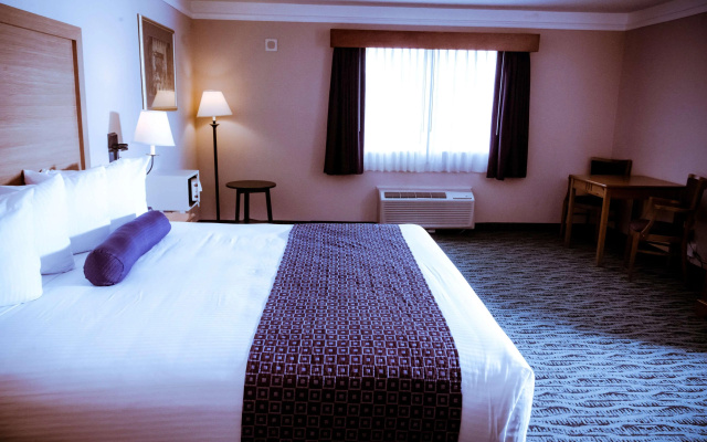 photo 3 of Best Western Plus Executive Court Inn & Conference Center