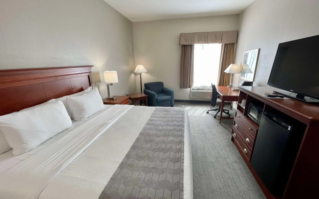photo 3 of Best Western Plus Executive Hotel & Suites