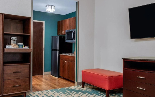 photo 4 of Best Western Plus Fort Lauderdale Airport South Inn & Suites