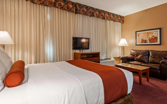 photo 4 of Best Western Plus Hannaford Inn & Suites