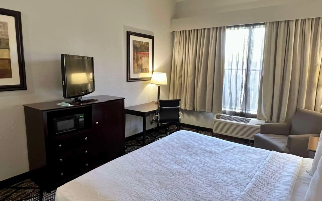 photo 4 of Best Western Plus Hobby Airport Inn & Suites
