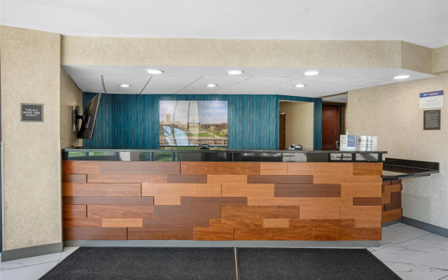 photo 2 of Best Western Plus Indianapolis North At Pyramids