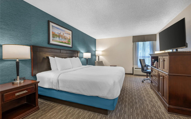 photo 3 of Best Western Plus Indianapolis North At Pyramids