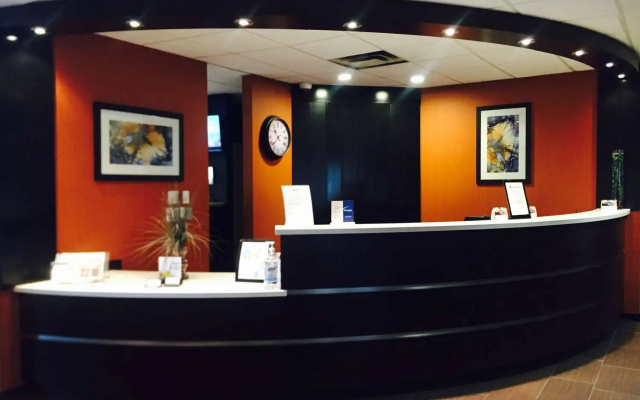 photo 2 of Hotel d’Lins Ontario Airport