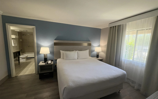 photo 3 of SureStay InnSuites Phoenix Hotel & Suites by Best Western