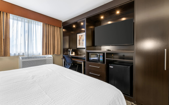 photo 3 of Best Western Plus InnTowner Madison