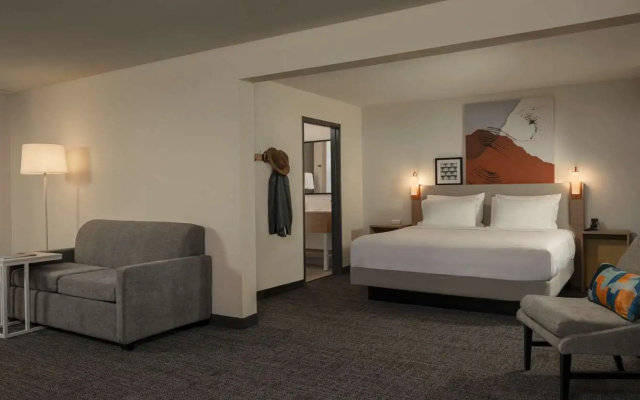 photo 5 of Spark by Hilton Houston Bush Intercontinental Airport
