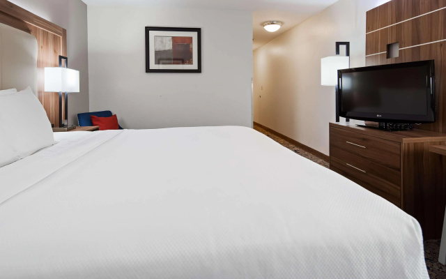 photo 5 of Best Western Plus Kansas City Airport-KCI East