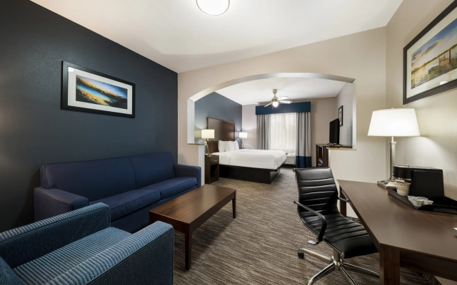 photo 3 of Best Western Plus Lake Dallas Inn & Suites