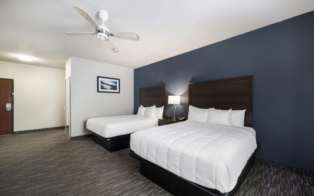 photo 4 of Best Western Plus Lake Dallas Inn & Suites